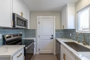 4941 Alcott Dr, Sacramento, CA 95820 - Photo 18