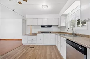 Golden Eye Ln, Citrus Heights, CA 95621 - Photo 2