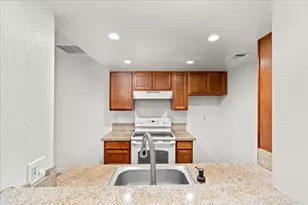 903 Fulton Ave, Sacramento, CA 95825 - Photo 8