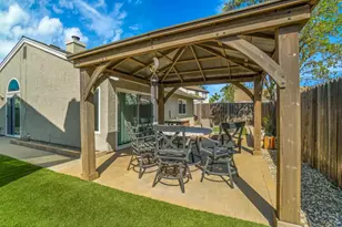 8001 Benz Ct, Sacramento, CA 95828 - Photo 6