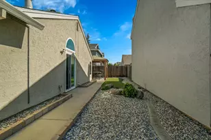 8001 Benz Ct, Sacramento, CA 95828 - Photo 38