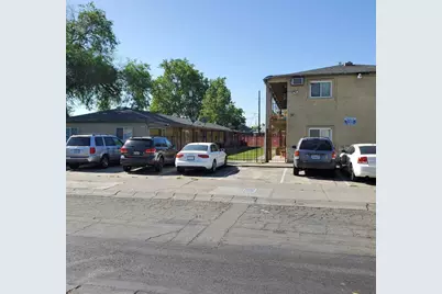 810 Lampasas, Sacramento, CA 95815 - Photo 2