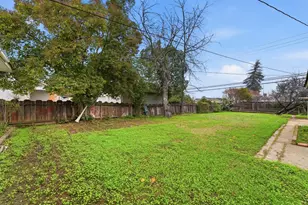 1127 W 19th St, Merced, CA 95340 - Photo 24