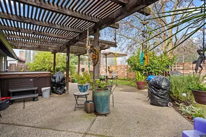 7013 Tiant Way, Elk Grove, CA 95758 - Photo 16