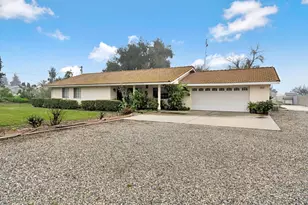 25540 Lynn Pl, Madera, CA 93638 - Photo 2