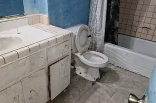 832 W 9th St, Merced, CA 95341 - Photo 34