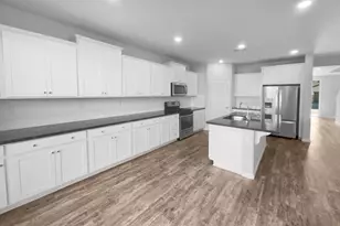 8416 Tapies Way, Elk Grove, CA 95624 - Photo 10