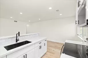 4521 Greenholme Dr, Sacramento, CA 95842 - Photo 8