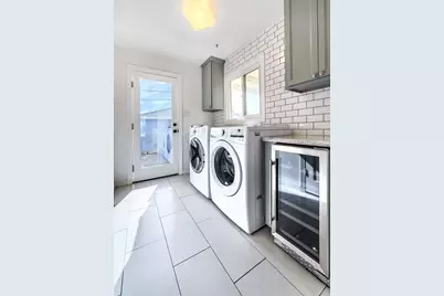 6006 Tahoe Way, Sacramento, CA 95817 - Photo 18