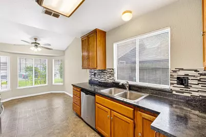 208 Shady Valley Court, Rio Linda, CA 95673 - Photo 12