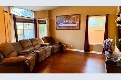 8100 Auberry Drive, Sacramento, CA 95828 - Photo 16