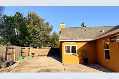 8100 Auberry Drive, Sacramento, CA 95828 - Photo 32