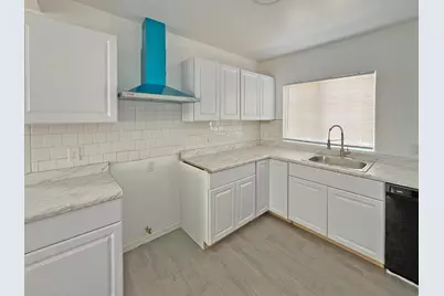 1705 Kenwood Street, Sacramento, CA 95815 - Photo 10