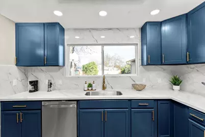 221 W Pearl Avenue, Stockton, CA 95207 - Photo 16