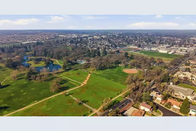 9520 Emerald Park Drive #4, Elk Grove, CA 95624 - Photo 28