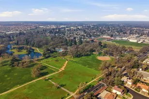 9520 Emerald Park Dr, Elk Grove, CA 95624 - Photo 28