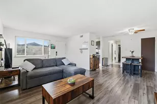 9520 Emerald Park Dr, Elk Grove, CA 95624 - Photo 4