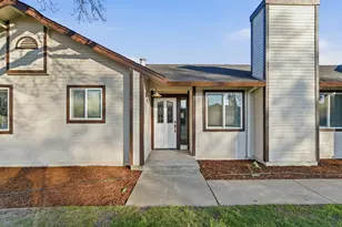 2208 Sunmist Ln, Modesto, CA 95355 - Photo 2