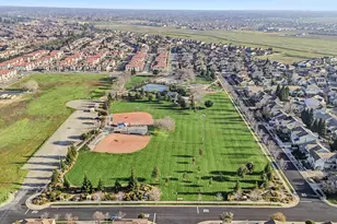 3201 Monument Dr, Roseville, CA 95747 - Photo 40