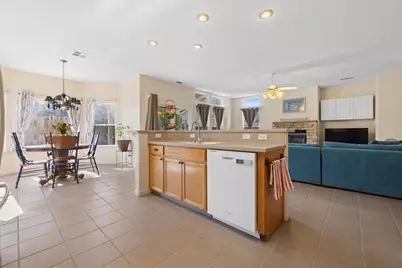 2730 Explorer Way, Turlock, CA 95382 - Photo 16