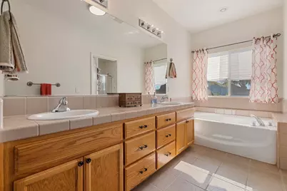 2730 Explorer Way, Turlock, CA 95382 - Photo 40