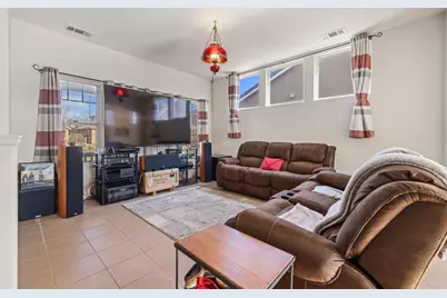 2730 Explorer Way, Turlock, CA 95382 - Photo 8