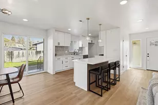 2462 Town Cir, Sacramento, CA 95821 - Photo 12