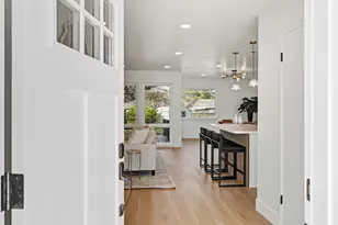 2462 Town Cir, Sacramento, CA 95821 - Photo 4