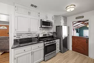 3077 Bertis Dr, Sacramento, CA 95821 - Photo 18