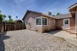 3077 Bertis Dr, Sacramento, CA 95821 - Photo 10