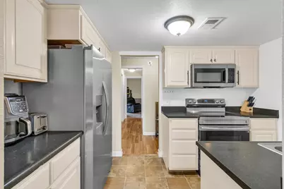 903 Fulton Avenue #406, Sacramento, CA 95825 - Photo 8