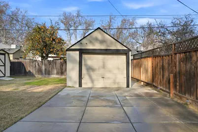 125 E 12th Street, Tracy, CA 95376 - Photo 38