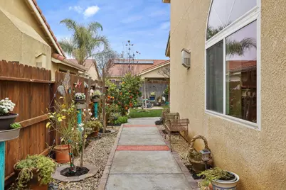 759 Santa Ana Ct, Los Banos, CA 93635 - Photo 26