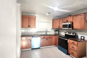 1170 Herald Ave, San Jose, CA 95116 - Photo 4