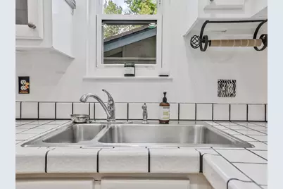 506 Roundtree Court, Sacramento, CA 95831 - Photo 12