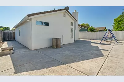 8438 Cold Water Court, Elk Grove, CA 95624 - Photo 32