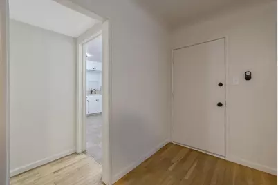 980 E Apricot Avenue, Tulare, CA 93274 - Photo 8