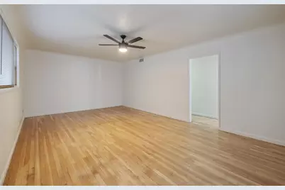 980 E Apricot Avenue, Tulare, CA 93274 - Photo 6