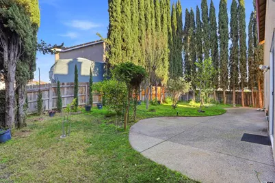 8753 Cypress Creek Way, Elk Grove, CA 95758 - Photo 44