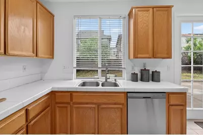 8169 Grisham Way, Elk Grove, CA 95758 - Photo 16