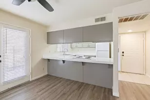 7675 N First St, Fresno, CA 93720 - Photo 12