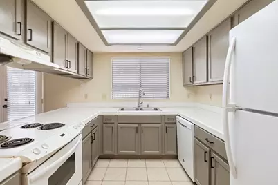 7675 N 1st Street #136, Fresno, CA 93720 - Photo 2