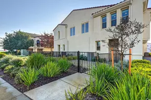 5301 E Commerce Way, Sacramento, CA 95835 - Photo 2