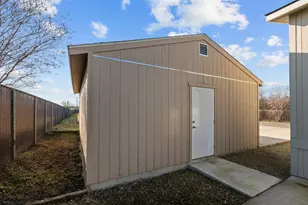 6228 Fowler Ave, Sacramento, CA 95828 - Photo 34