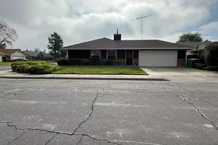 365 Foxmeadow Way, Los Banos, CA 93635 - Photo 2