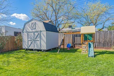 8039 Glen Valley Circle, Citrus Heights, CA 95610 - Photo 20