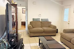 226 7th St, Los Banos, CA 92625 - Photo 6