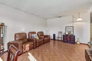 7395 Patero Cir, Sacramento, CA 95823 - Photo 14