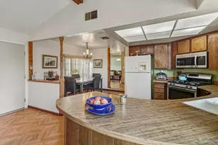 7395 Patero Cir, Sacramento, CA 95823 - Photo 28