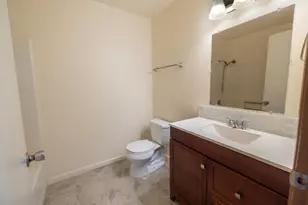 8704 Pacific Hills Way, Sacramento, CA 95828 - Photo 26